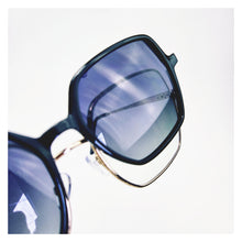 Charger l'image dans la galerie, Lunettes Femme antireflet anti-lumière bleue + clip solaire polarisé + clip jaune pour conduite de nuit.