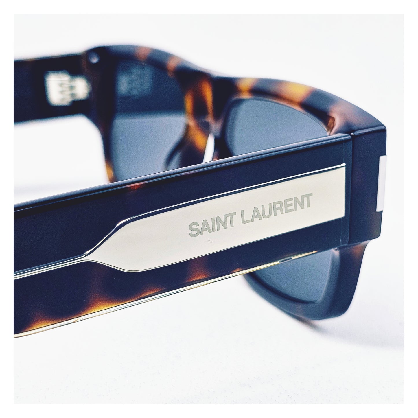 Lunettes de soleil YVES SAINT LAURENT SL 659 Réf 21429