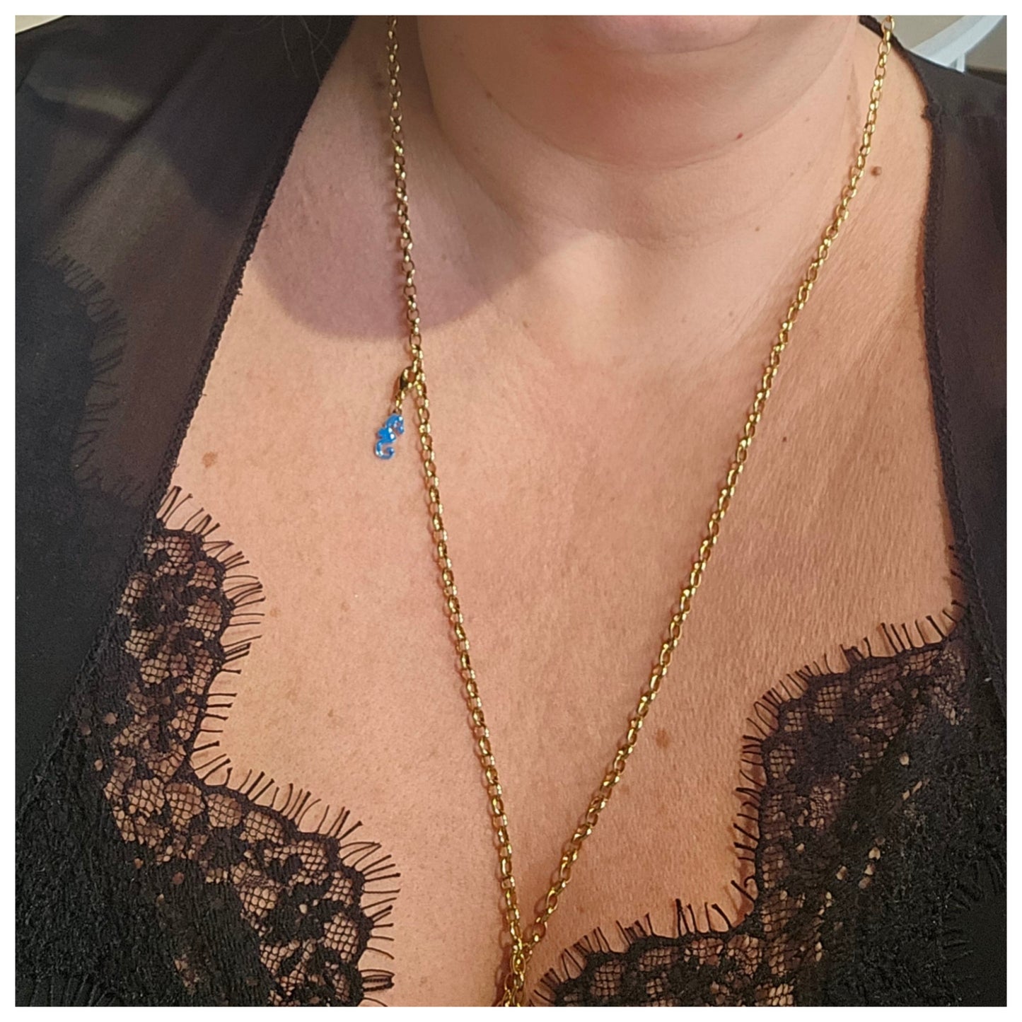 Breloque hippocampe bleu