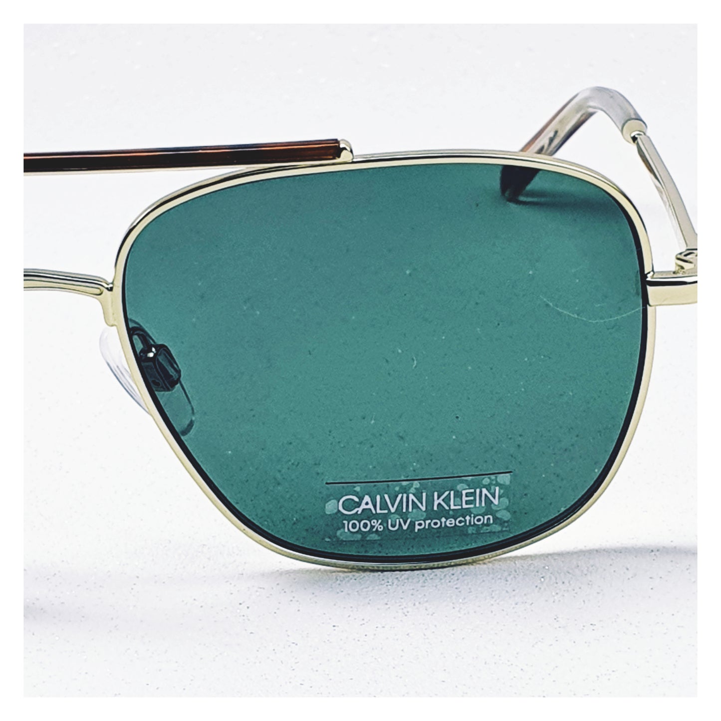 Lunettes de soleil Calvin Klein CK21104S Réf 19540