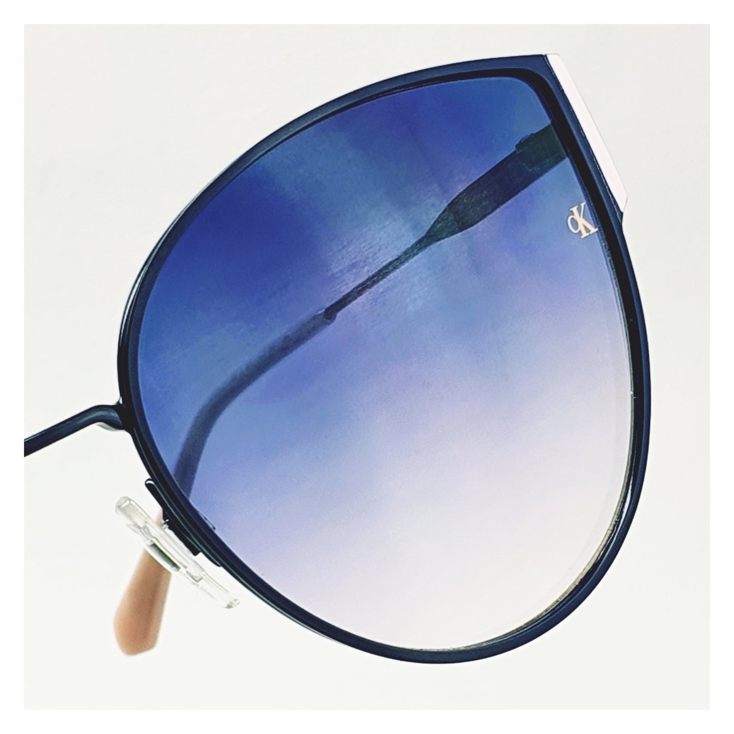 Lunettes de soleil Calvin Klein CKJ21210S Réf 19534