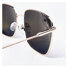 Charger l'image dans la galerie, Ubby 4 : Lunettes de soleil