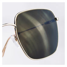 Charger l'image dans la galerie, Ubby 4 : Lunettes de soleil