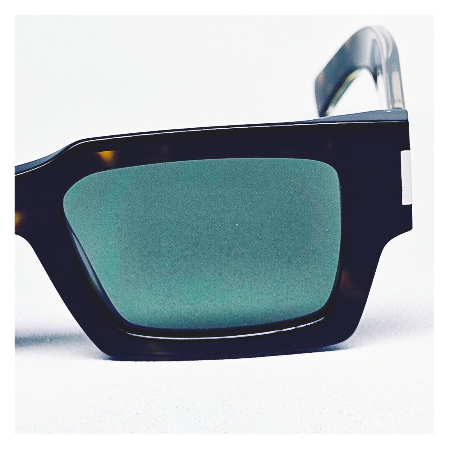 Lunettes de soleil YVES SAINT LAURENT SL 572 Réf 21526