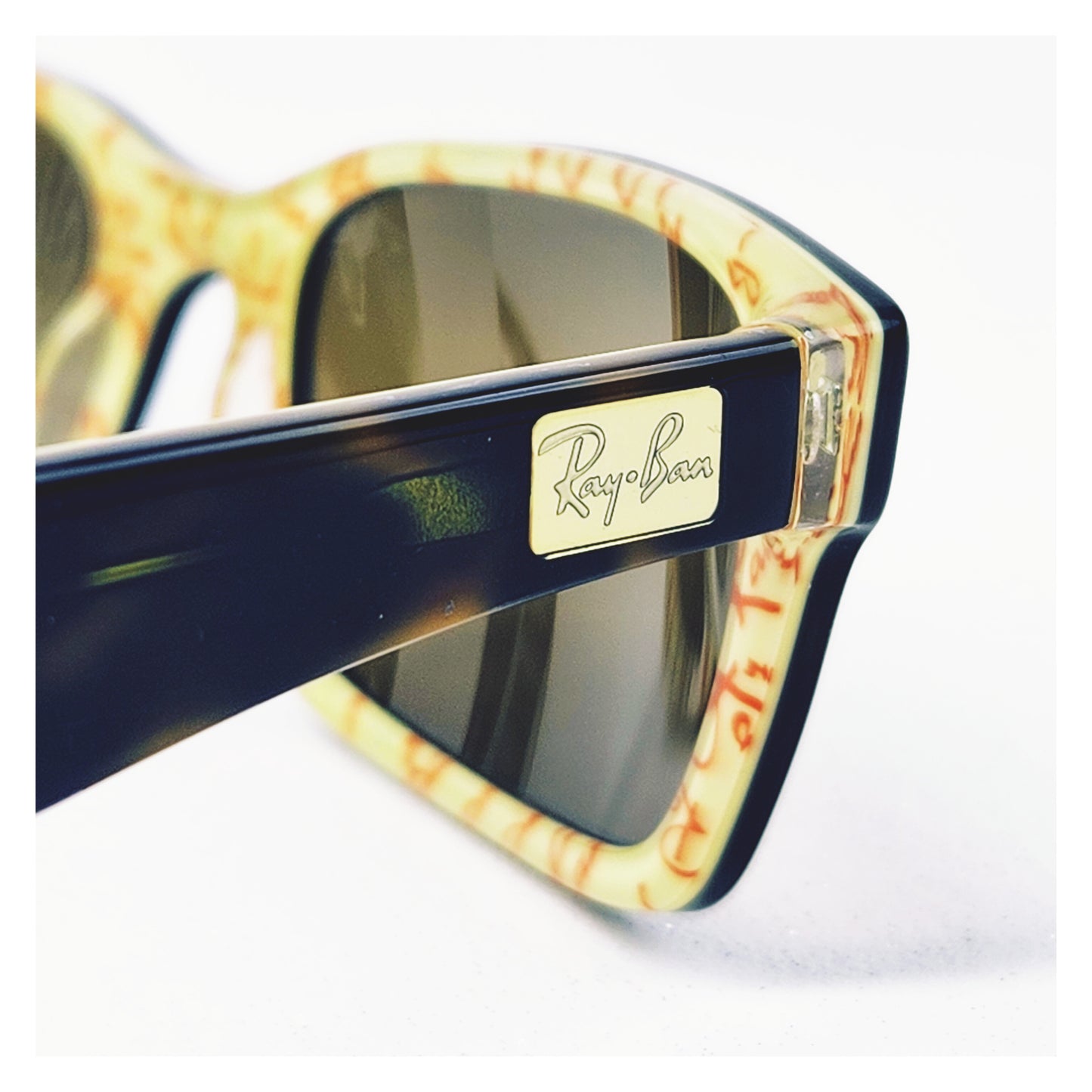 Lunettes de soleil seconde main Ray-Ban Réf: 1002