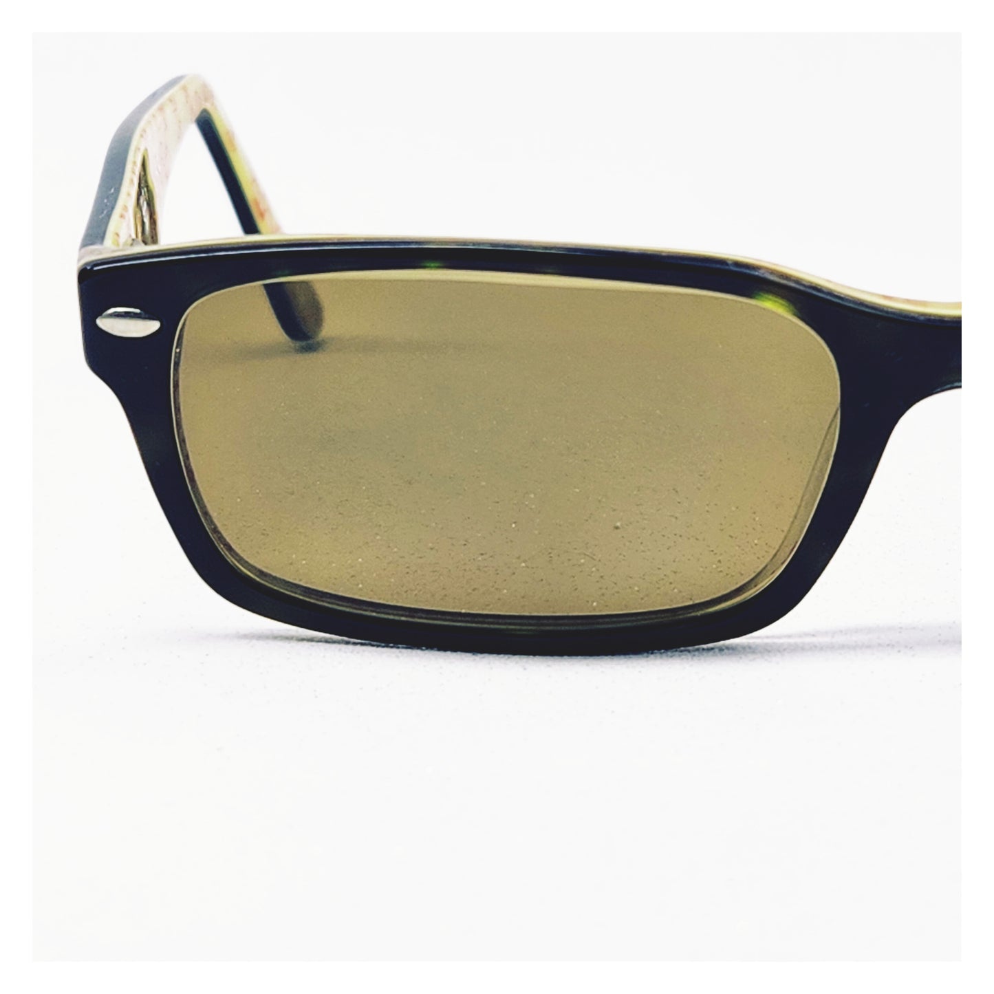 Lunettes de soleil seconde main Ray-Ban Réf: 1002
