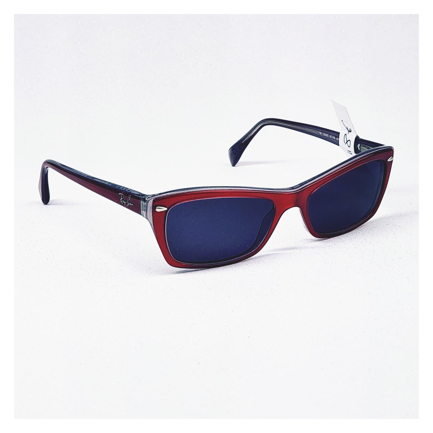 Lunettes de soleil seconde main Ray-Ban Réf: 1004