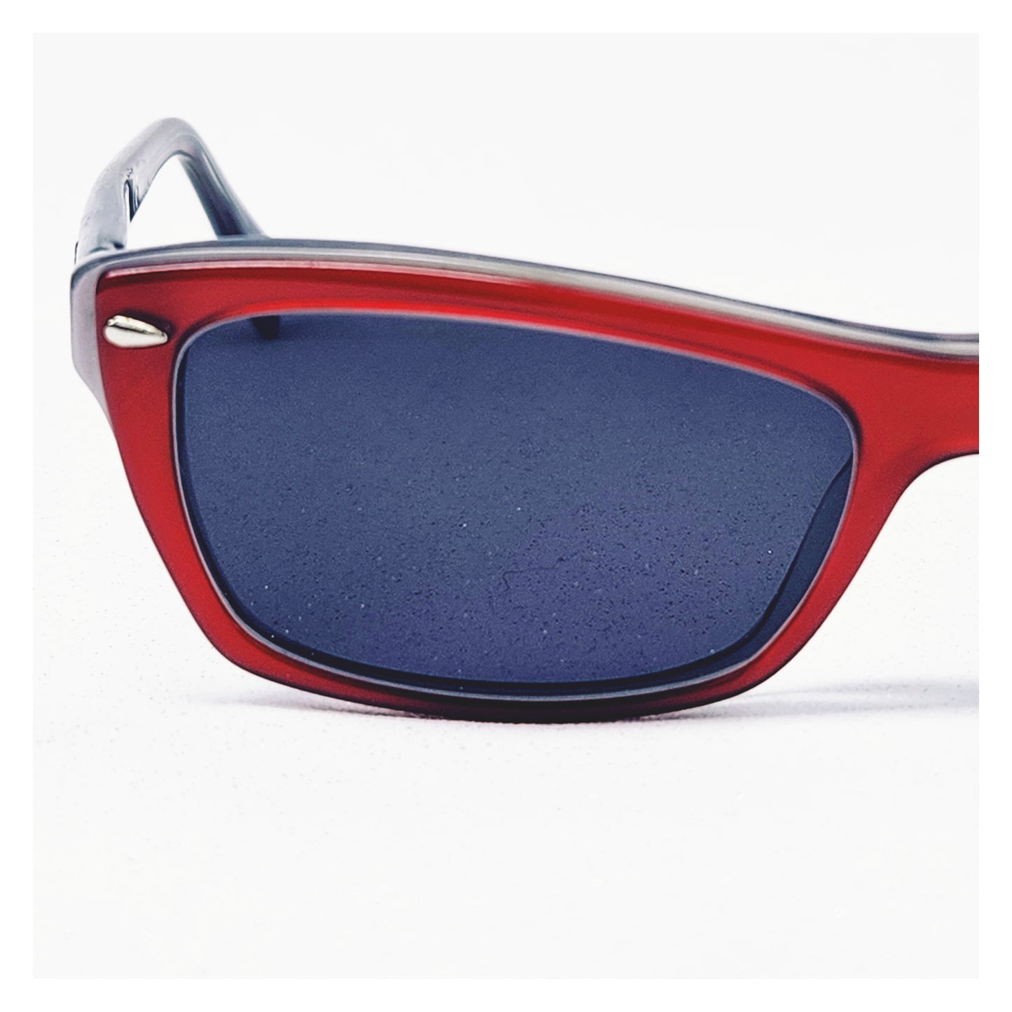 Lunettes de soleil seconde main Ray-Ban Réf: 1004
