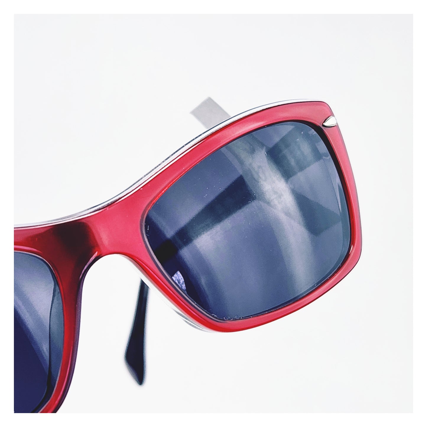 Lunettes de soleil seconde main Ray-Ban Réf: 1004