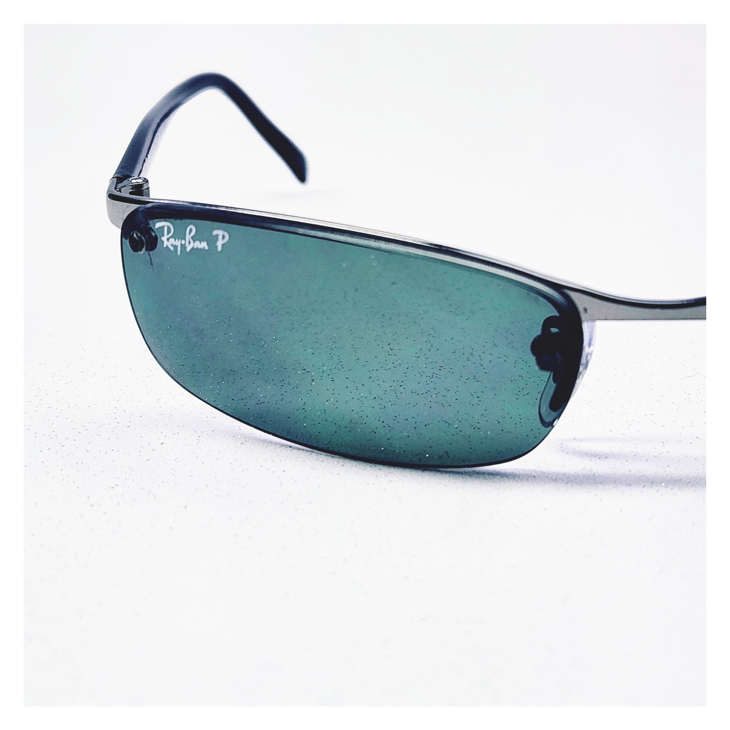 Lunettes de soleil seconde main Ray-Ban Réf: 1006