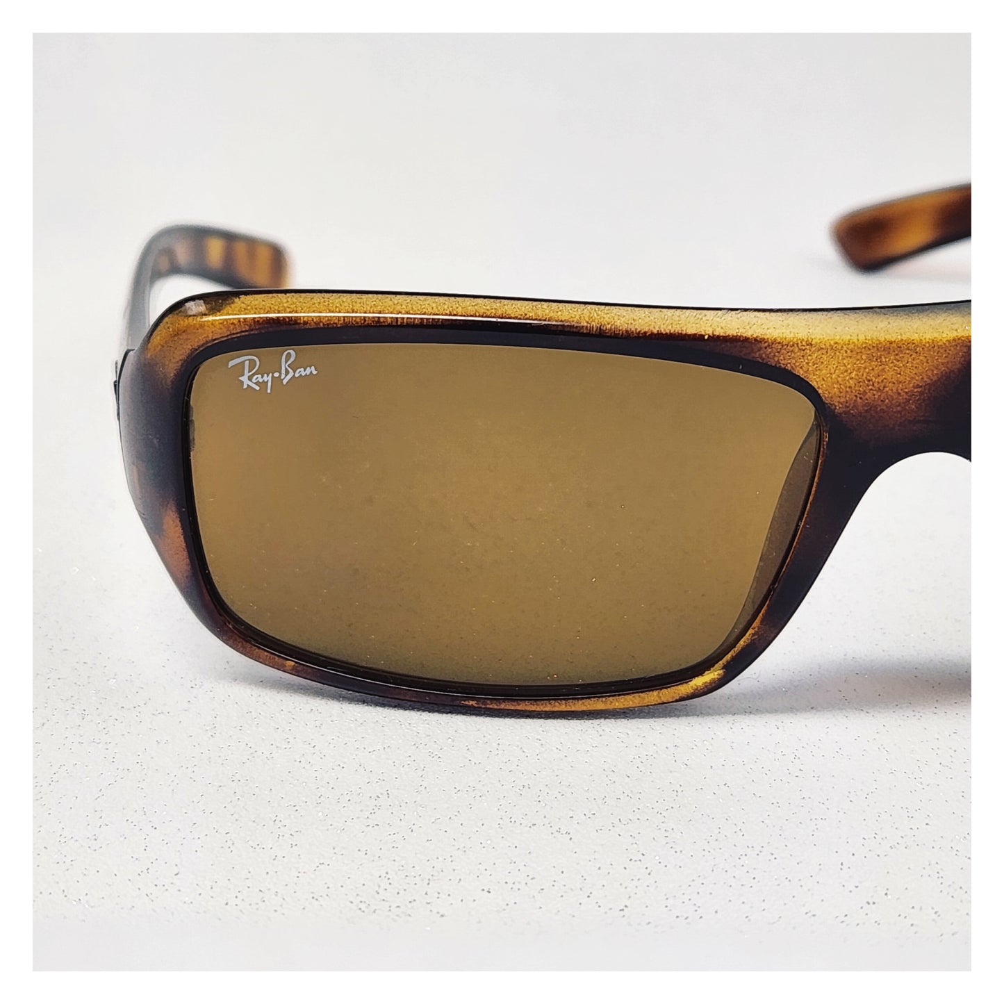 Lunettes de soleil seconde main Ray-Ban Réf: 1008