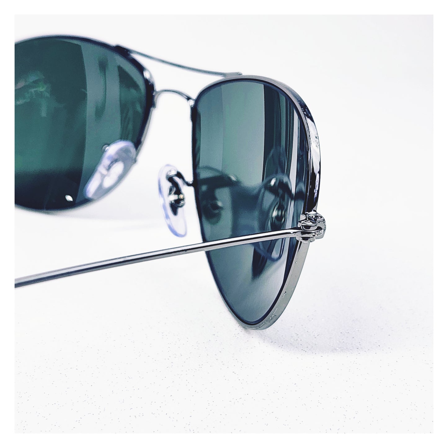 Lunettes de soleil seconde main Ray-Ban Réf: 1010