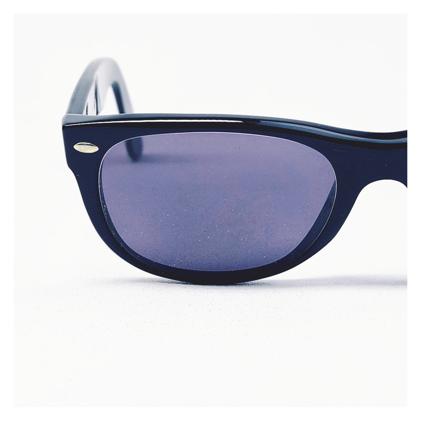 Lunettes de soleil seconde main Ray-Ban Réf: 1011