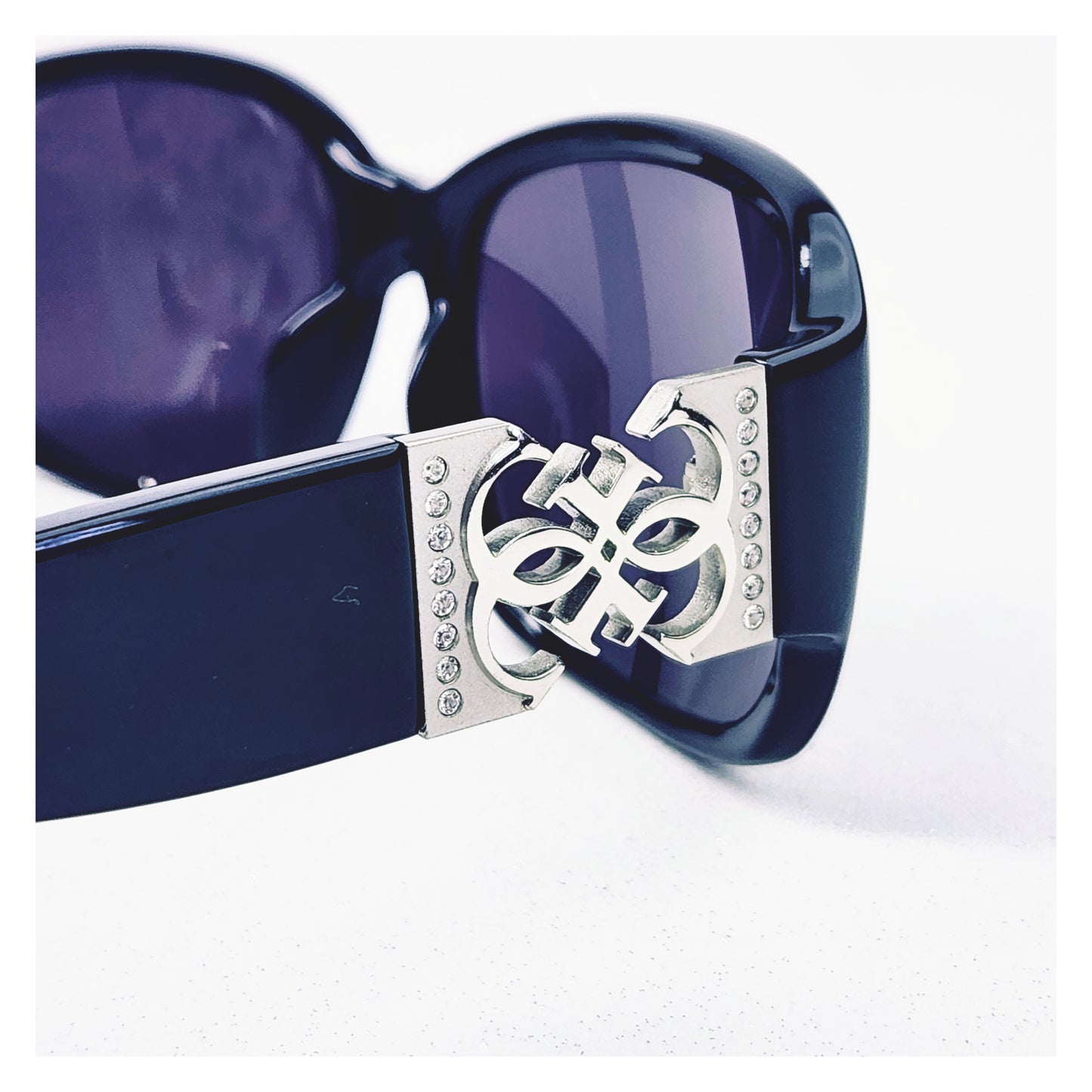 Lunettes de soleil seconde main Guess Réf: 1018