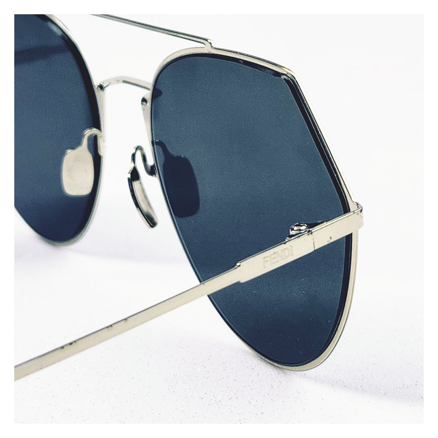 Lunettes de soleil seconde main Fendi Réf: 1017