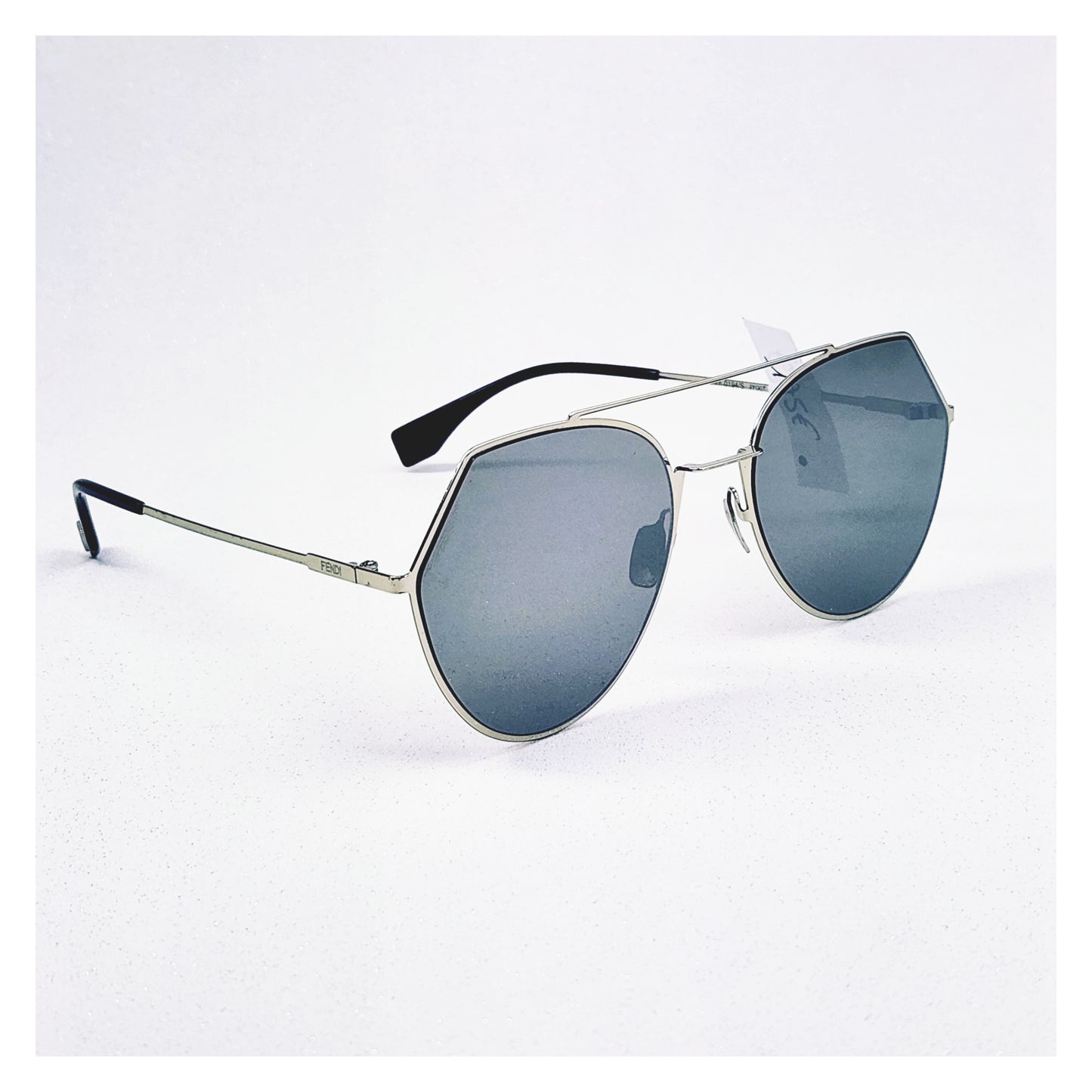 Lunettes de soleil seconde main Fendi Réf: 1017