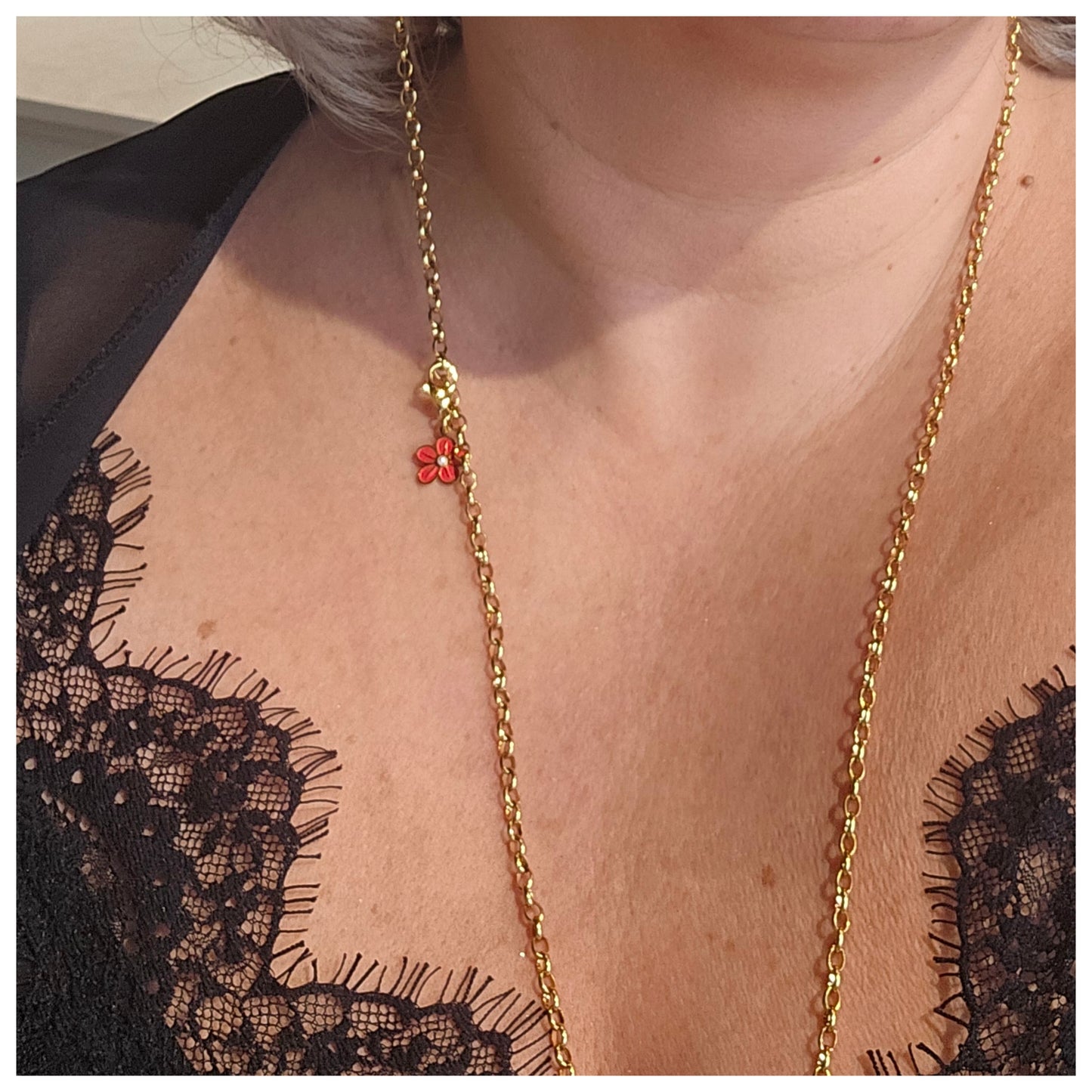 Breloque fleur rouge