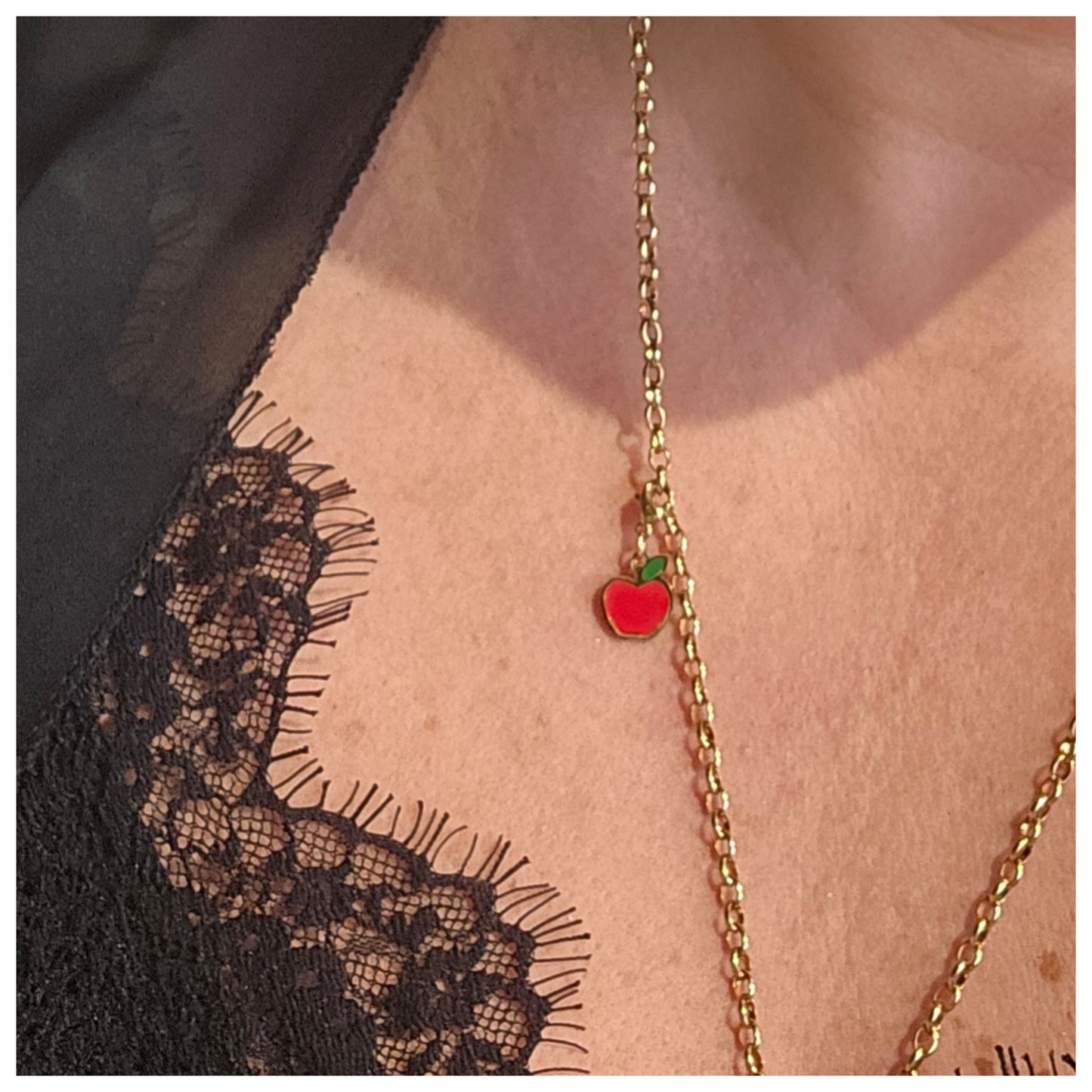 Breloque pomme rouge