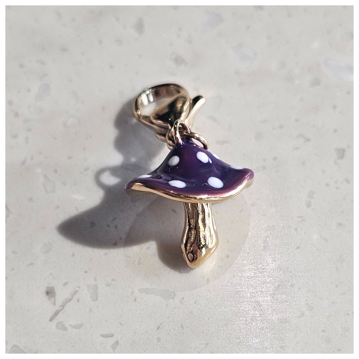 Breloque champignon violet