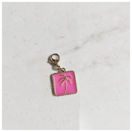 Breloque médaille carrée rose palmier