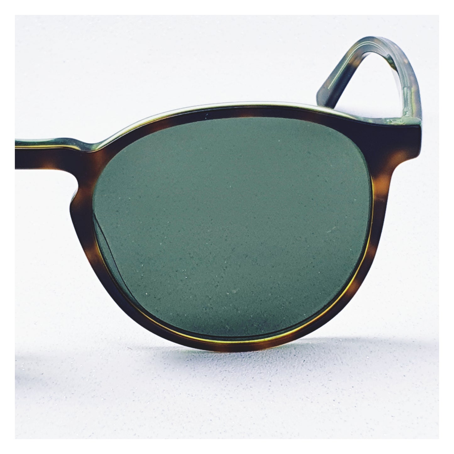 Lunettes de soleil Calvin Klein CK20502S Réf 19535