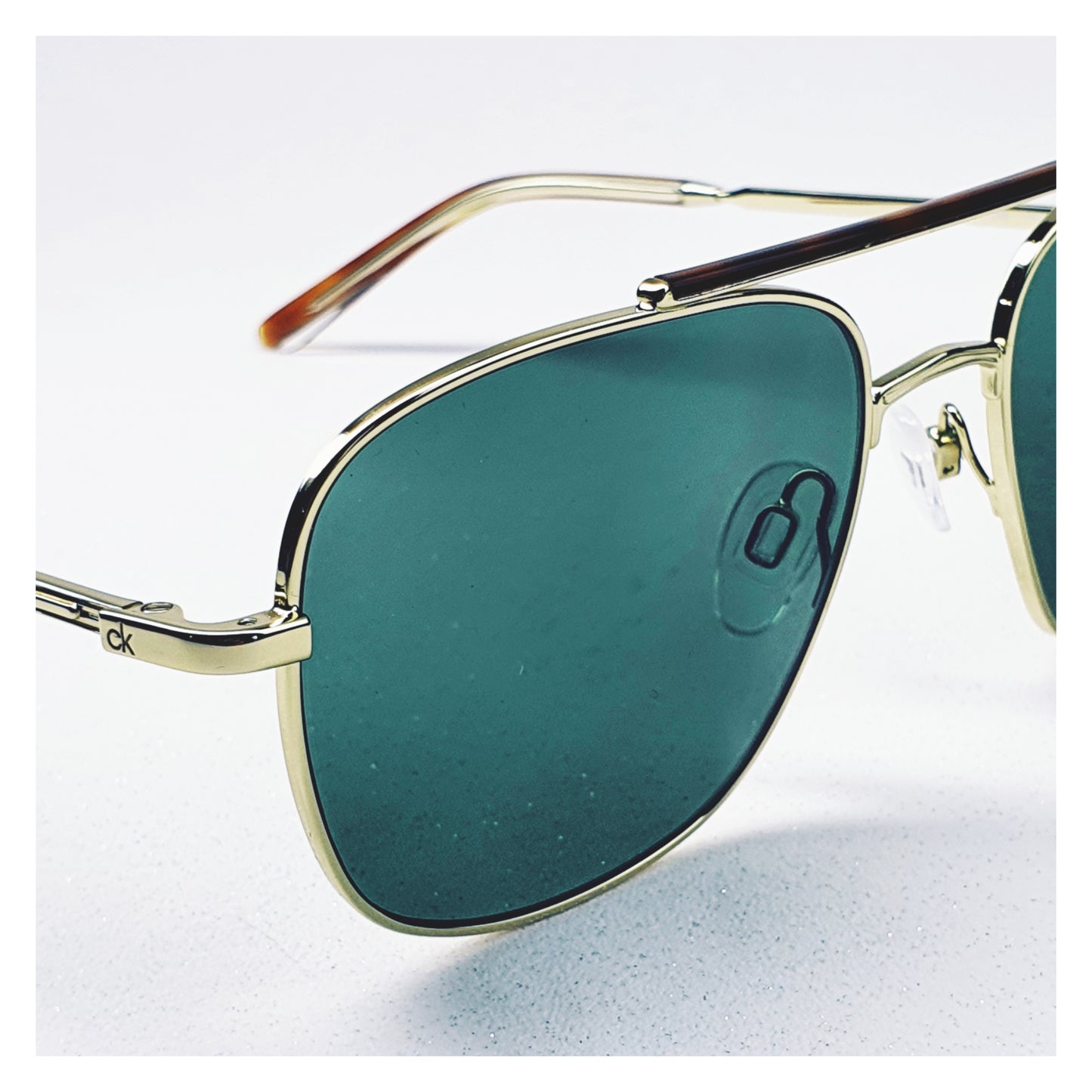 Lunettes de soleil Calvin Klein CK21104S Réf 19540