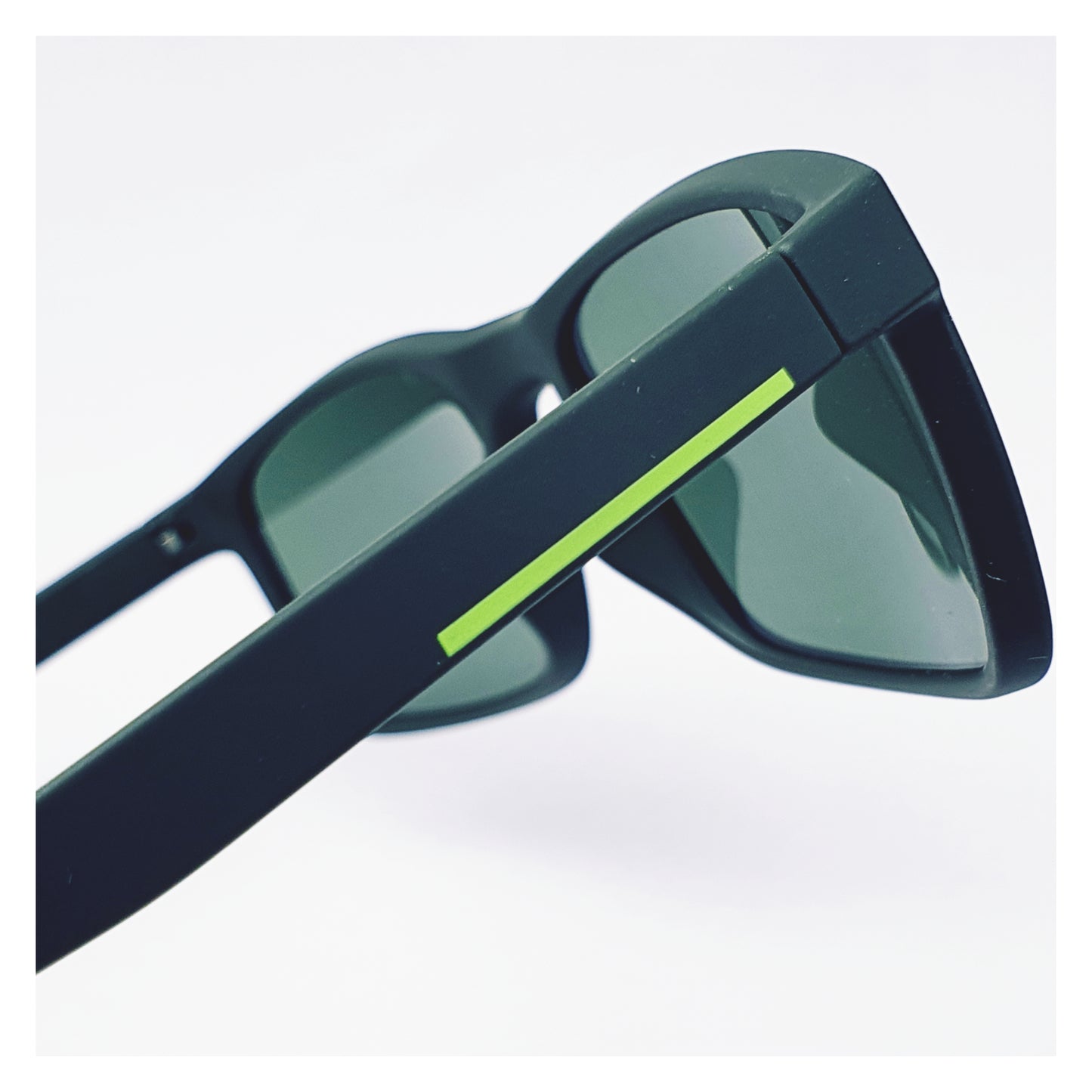 Lunettes de soleil Calvin Klein CK21508S Réf 19545