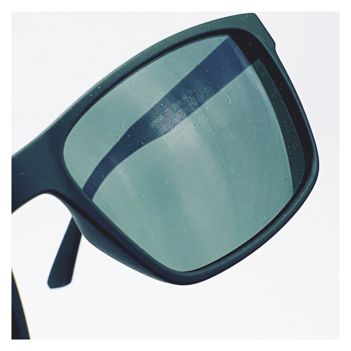 Lunettes de soleil Calvin Klein CK21508S Réf 19545