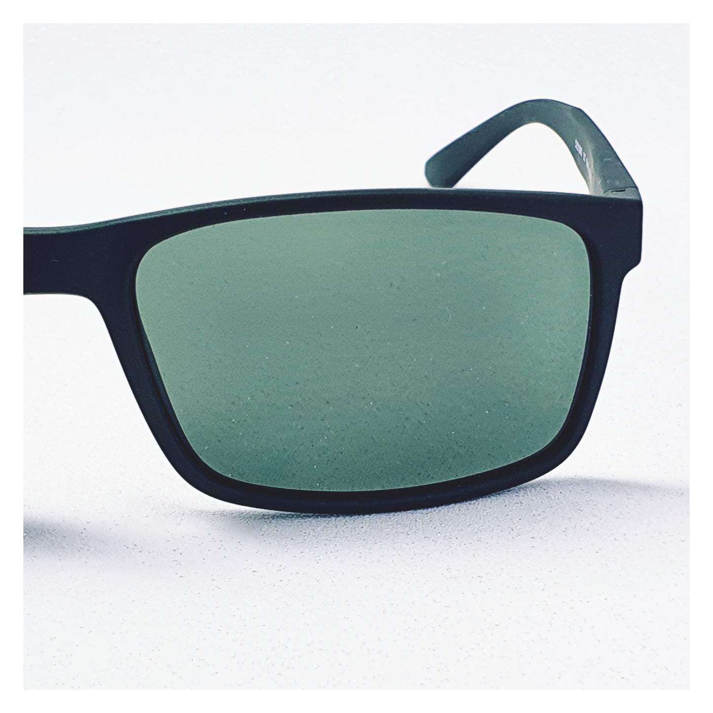 Lunettes de soleil Calvin Klein CK21508S Réf 19545