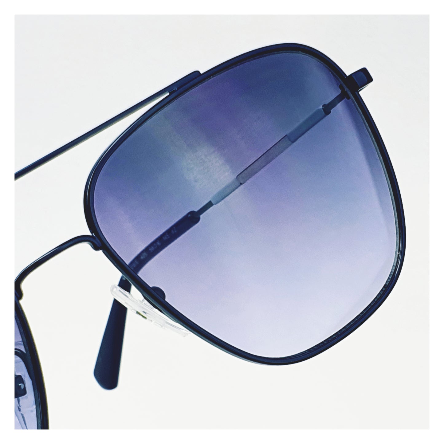 Lunettes de soleil Calvin Klein CKJ21216S Réf 19542