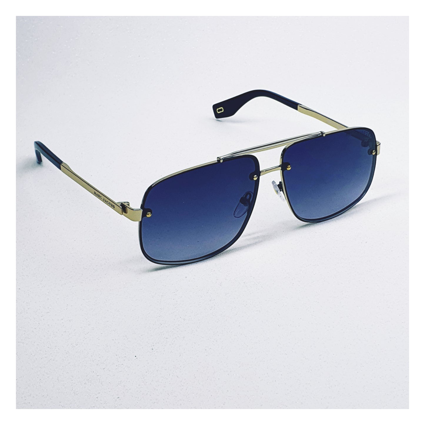 Lunettes de soleil Marc Jacobs Réf 17397