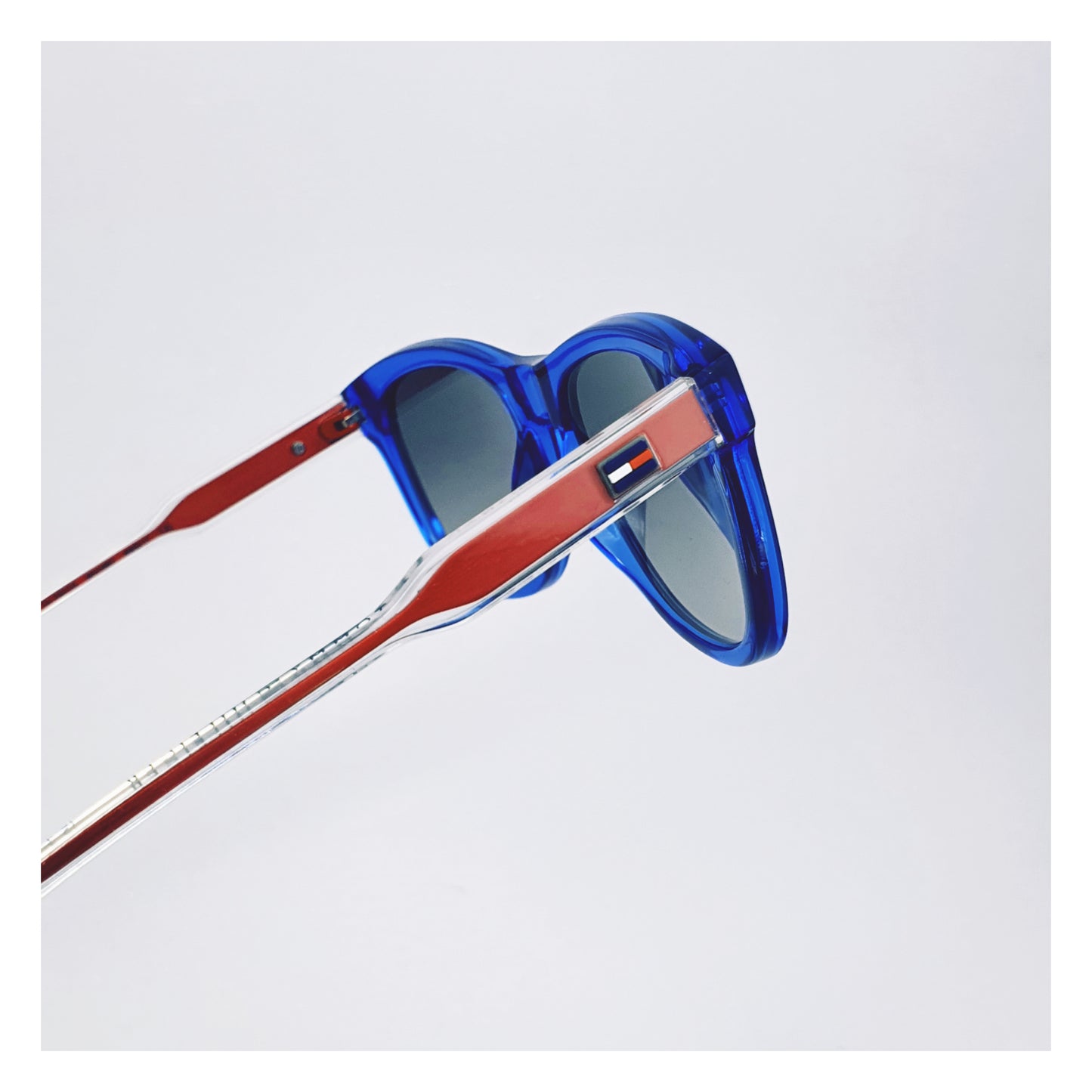 Lunettes de soleil Tommy Hilfiger enfant Réf 17348