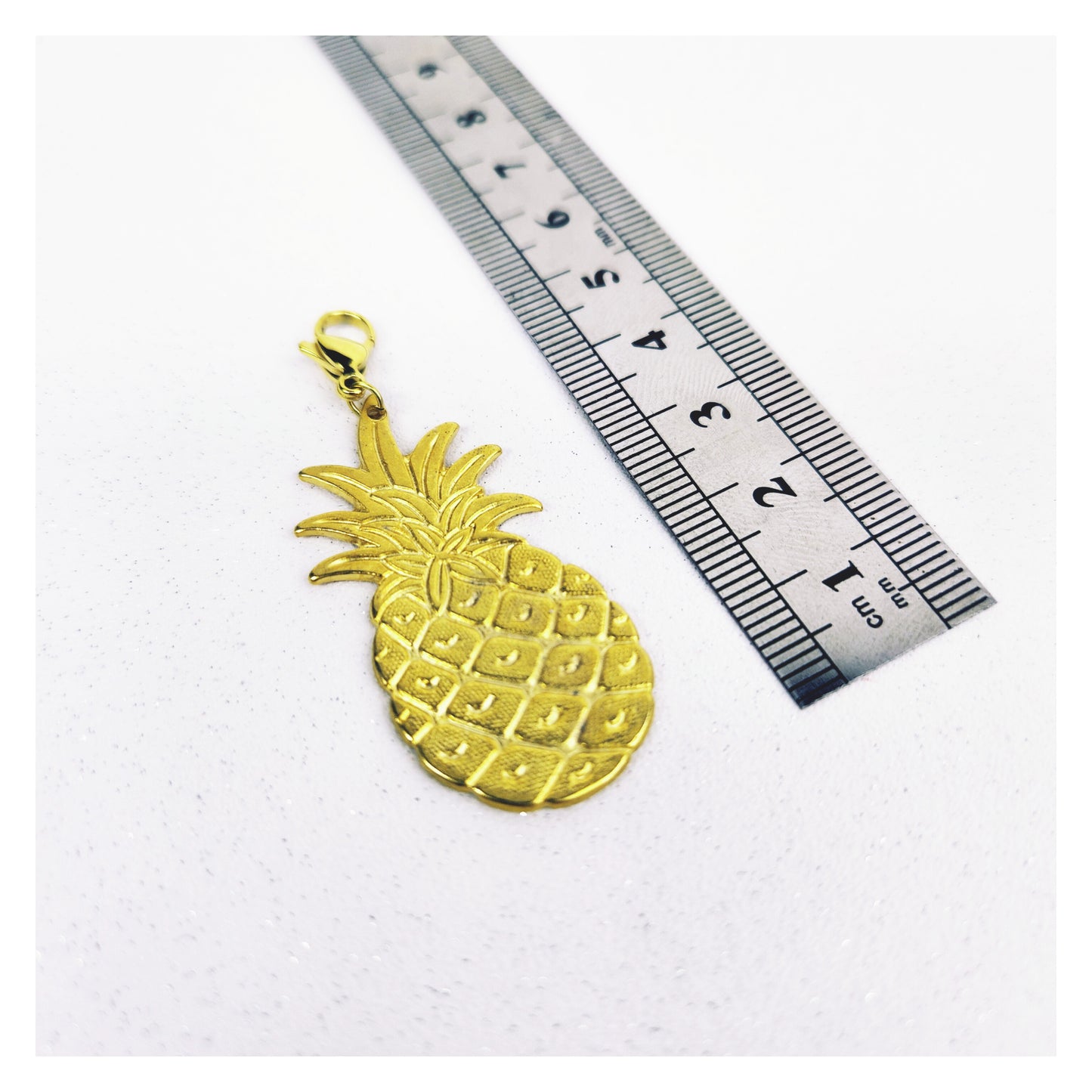 Breloque ananas doré