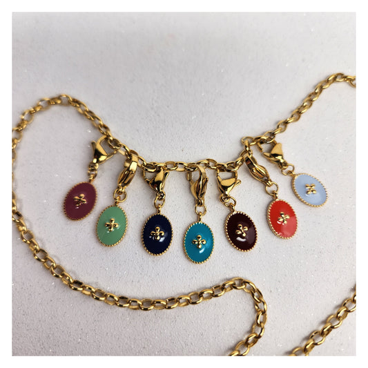 Breloque medaille croix en resine époxy plusieurs coloris