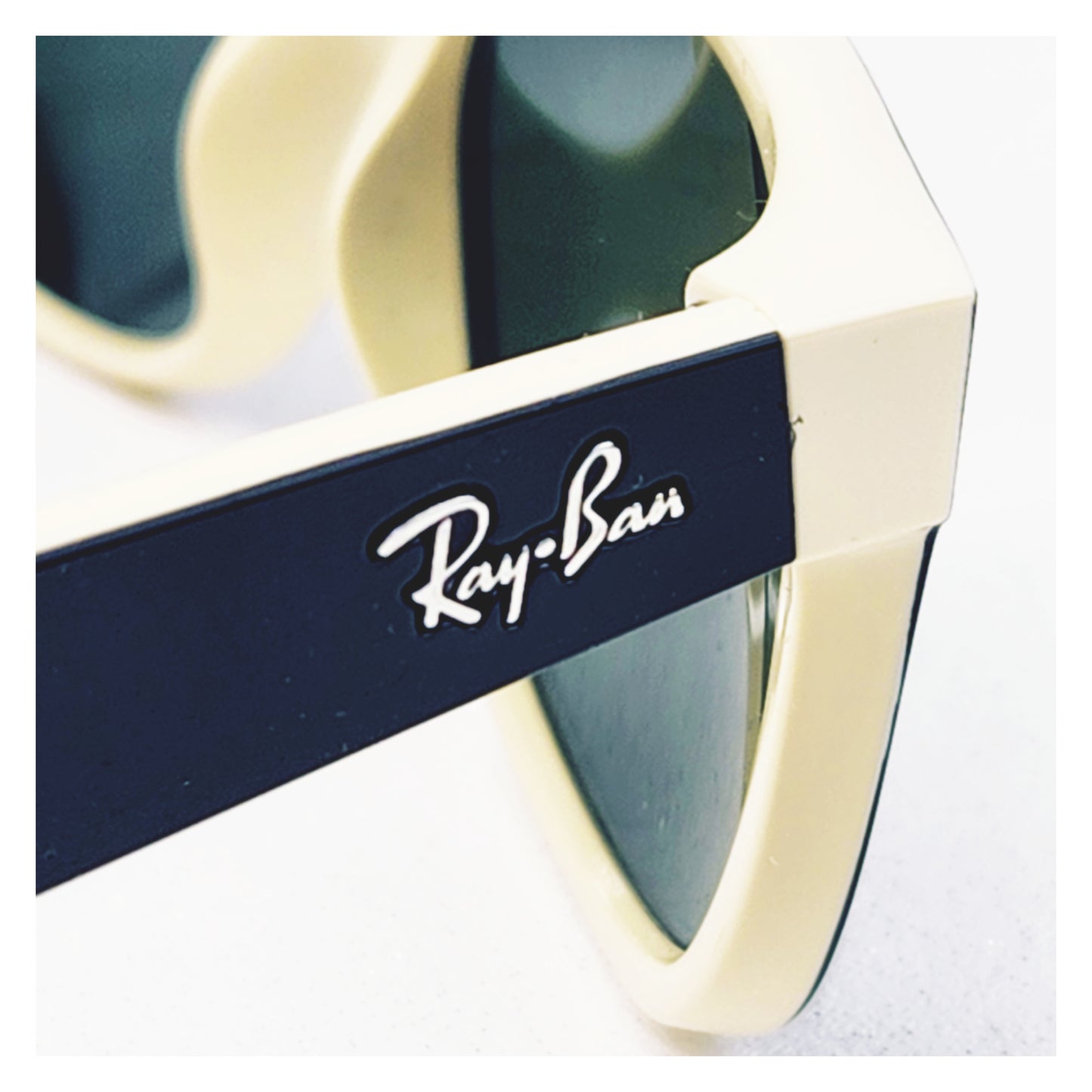 Lunettes de soleil Ray Ban New Wayfarer RB 2132 Réf 19889