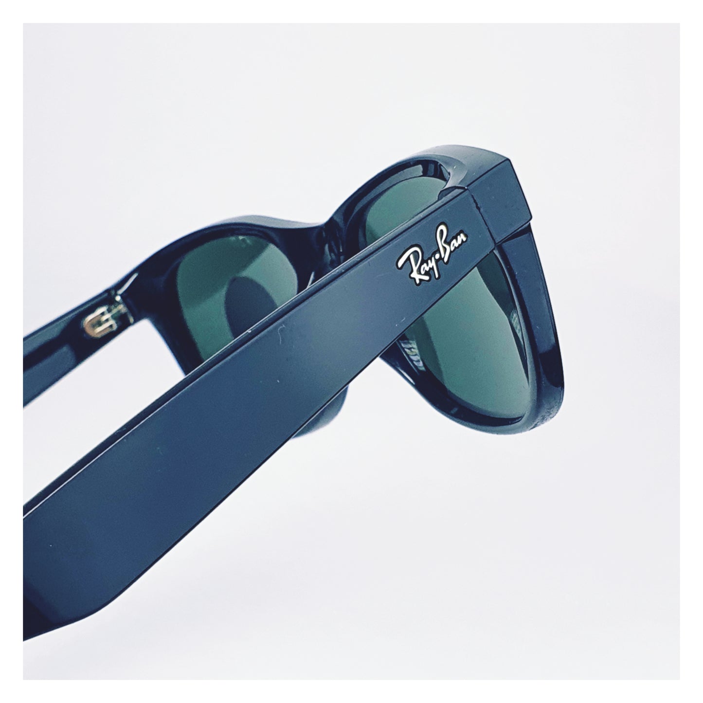 Lunettes de soleil Ray Ban New Wayfarer RB 2132 Réf 18523