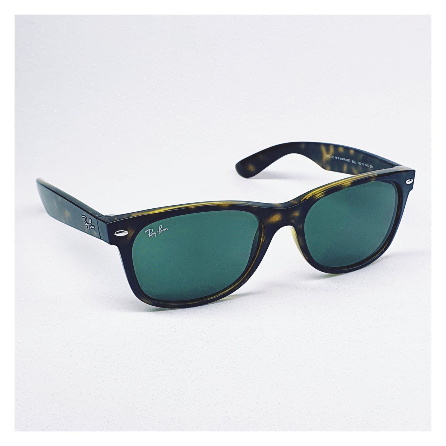 Lunettes de soleil Ray Ban RB2132 New Wayfarer Réf 18508