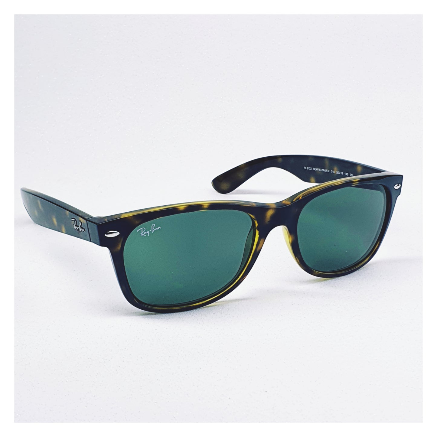 Lunettes de soleil Ray Ban RB2132 New Wayfarer Réf 18509